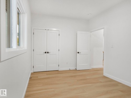 3325 Chickadee Drive, Edmonton, AB - Indoor Photo Showing Other Room