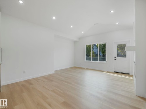 3325 Chickadee Drive, Edmonton, AB - Indoor Photo Showing Other Room