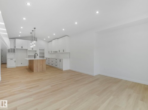 3325 Chickadee Drive, Edmonton, AB - Indoor Photo Showing Other Room