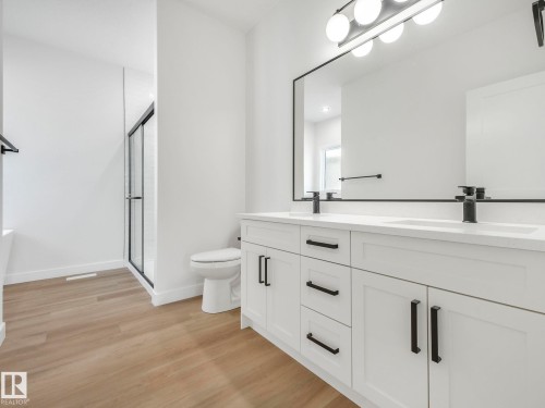 3325 Chickadee Drive, Edmonton, AB - Indoor Photo Showing Bathroom