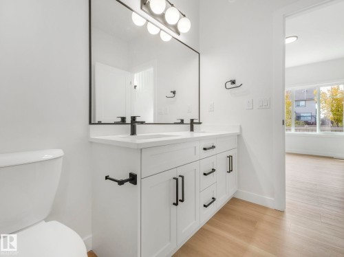 3325 Chickadee Drive, Edmonton, AB - Indoor Photo Showing Bathroom