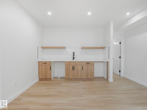 3325 Chickadee Drive, Edmonton, AB - Indoor Photo Showing Other Room