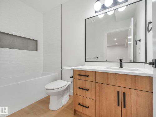 3325 Chickadee Drive, Edmonton, AB - Indoor Photo Showing Bathroom