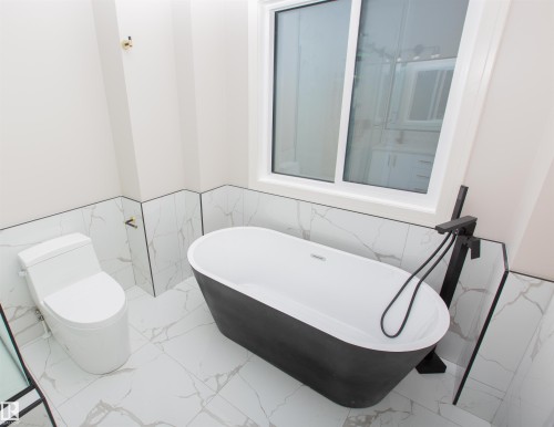 9127 143 Street, Edmonton, AB - Indoor Photo Showing Bathroom
