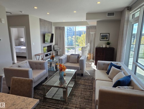 542 200 Bellerose Drive, St. Albert, AB - Indoor Photo Showing Living Room