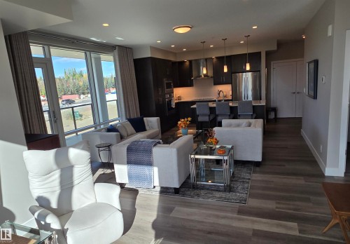 542 200 Bellerose Drive, St. Albert, AB - Indoor Photo Showing Living Room