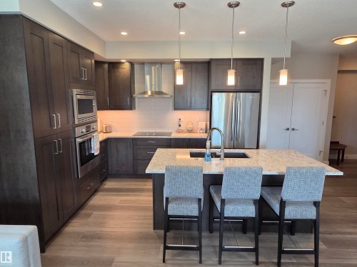 542 200 Bellerose Drive, St. Albert, AB - Indoor Photo Showing Kitchen With Upgraded Kitchen