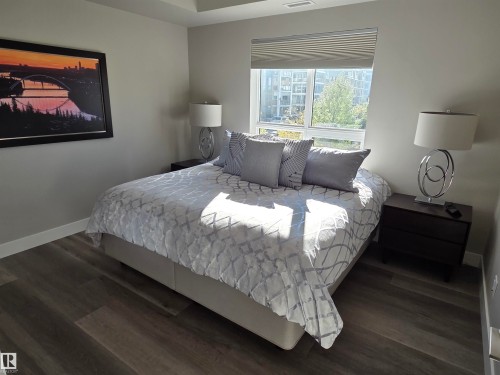 542 200 Bellerose Drive, St. Albert, AB - Indoor Photo Showing Bedroom