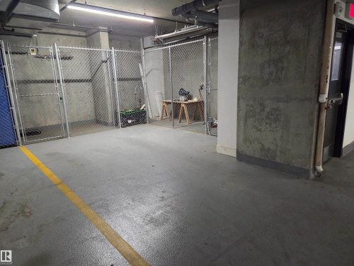 542 200 Bellerose Drive, St. Albert, AB - Indoor Photo Showing Garage