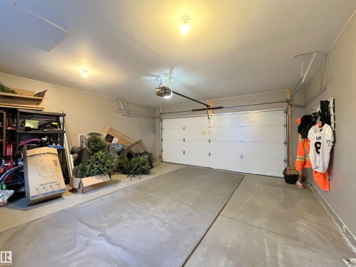 729 Berg Loop, Leduc, AB - Indoor Photo Showing Garage