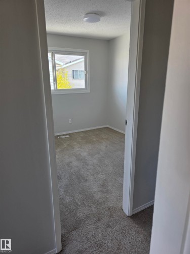 15219 54 St Nw, Edmonton, AB - Indoor Photo Showing Other Room