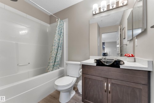 106 4008 Savaryn Drive, Edmonton, AB - Indoor Photo Showing Bathroom
