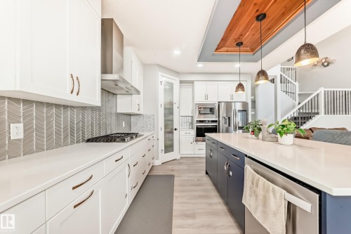 1227 24 Street, Edmonton, AB - Indoor Photo Showing Kitchen With Upgraded Kitchen