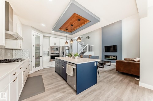 1227 24 Street, Edmonton, AB - Indoor Photo Showing Kitchen With Upgraded Kitchen