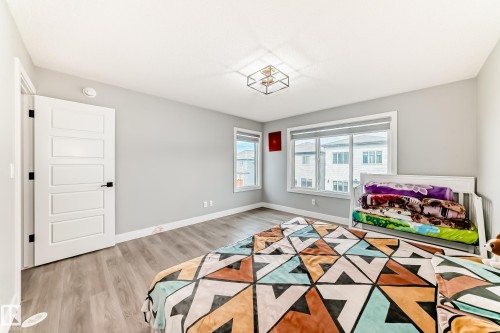 1227 24 Street, Edmonton, AB - Indoor