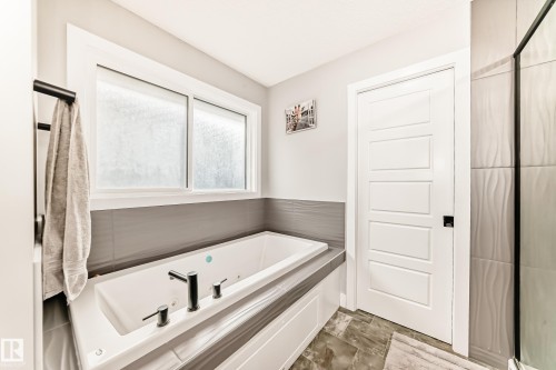 1227 24 Street, Edmonton, AB - Indoor Photo Showing Bathroom
