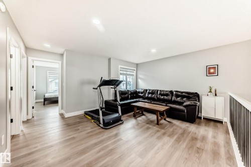 1227 24 Street, Edmonton, AB - Indoor