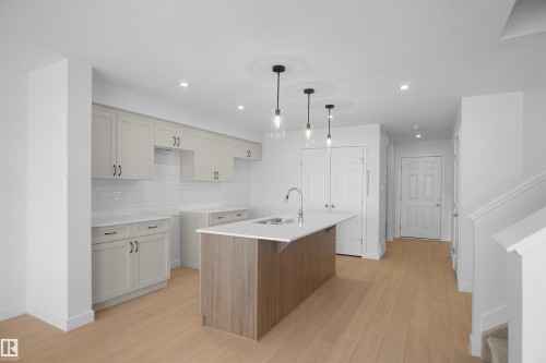 644 176 Avenue, Edmonton, AB - Indoor Photo Showing Kitchen With Upgraded Kitchen