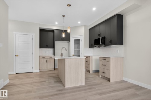 4904 49 Avenue, Gibbons, AB - Indoor Photo Showing Kitchen