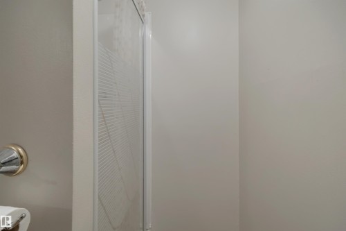 Full bathroom with a shower stall - 5312 36 Ave, Wetaskiwin, AB - Indoor Photo Showing Bathroom