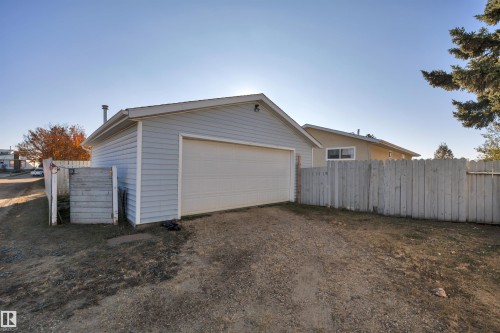 View of garage - 5312 36 Ave, Wetaskiwin, AB - Outdoor With Exterior