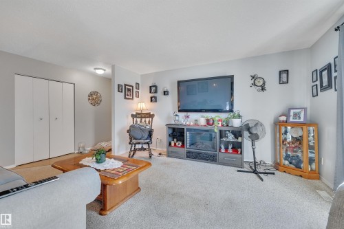 5312 36 Ave, Wetaskiwin, AB - Indoor Photo Showing Living Room