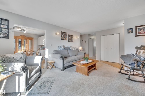 5312 36 Ave, Wetaskiwin, AB - Indoor Photo Showing Living Room