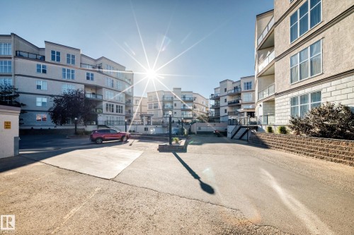 152 4827 104A Street, Edmonton, AB - Outdoor