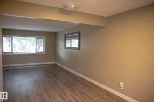 81 Sunset Boulevard, St. Albert, AB - Indoor Photo Showing Other Room