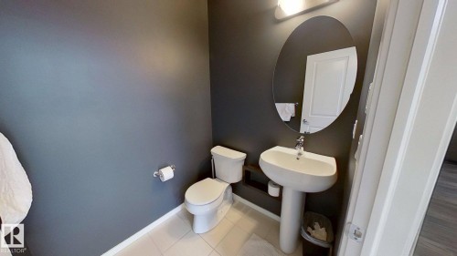 3456 Cutler Crescent Sw, Edmonton, AB - Indoor Photo Showing Bathroom