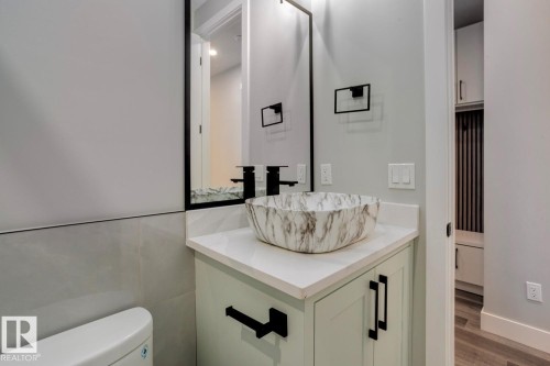3601 42 Avenue, Beaumont, AB - Indoor Photo Showing Bathroom