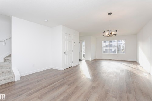 9530 Carson Bend, Edmonton, AB - Indoor Photo Showing Other Room