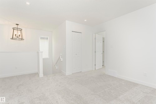 9530 Carson Bend, Edmonton, AB - Indoor Photo Showing Other Room