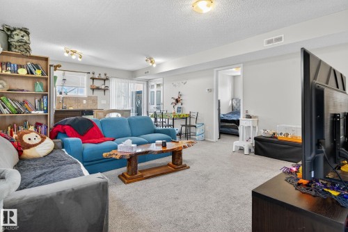 195, 142 Selkirk Place, Leduc, AB - Indoor Photo Showing Living Room