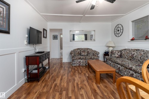 11539 101 Street, Edmonton, AB - Indoor Photo Showing Living Room
