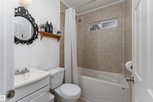 11539 101 Street, Edmonton, AB - Indoor Photo Showing Bathroom