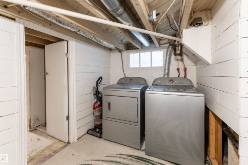 11539 101 Street, Edmonton, AB - Indoor Photo Showing Laundry Room