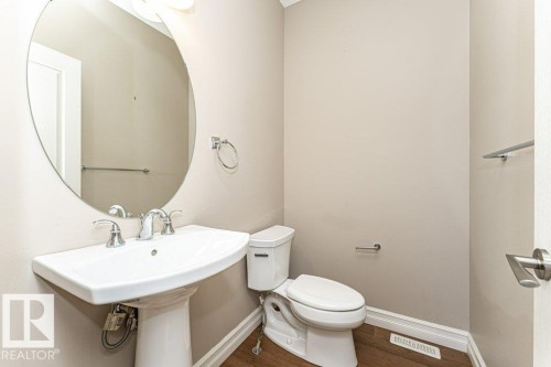 1920 33B Street, Edmonton, AB - Indoor Photo Showing Bathroom