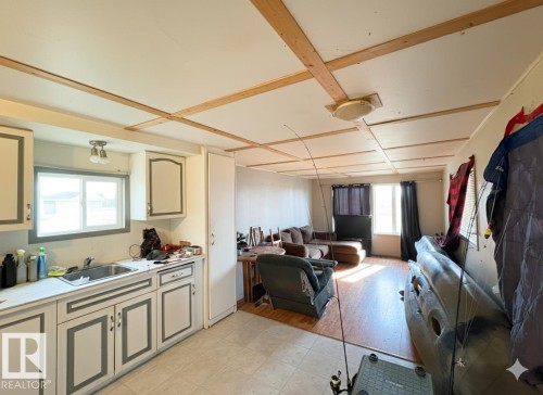 5307 54 Street, Clyde, AB - Indoor Photo Showing Kitchen