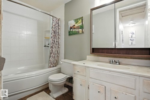 9963 171 Ave, Edmonton, AB - Indoor Photo Showing Bathroom