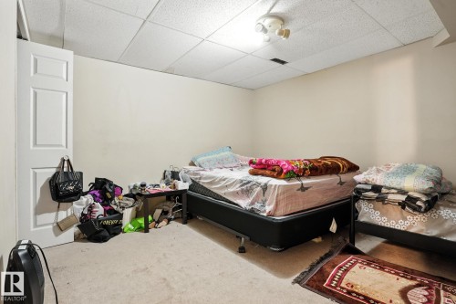 9963 171 Ave, Edmonton, AB - Indoor Photo Showing Bedroom