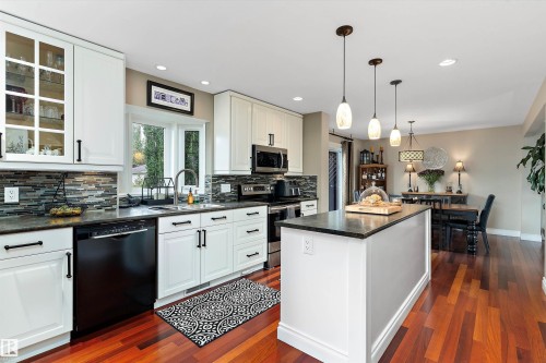 10765 65 Street, Edmonton, AB - Indoor Photo Showing Kitchen With Upgraded Kitchen