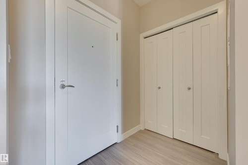 301 17 Columbia Avenue, Devon, AB - Indoor Photo Showing Other Room