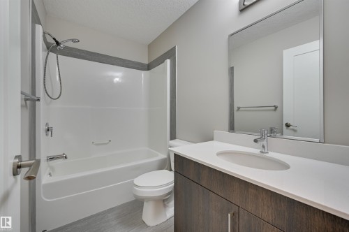 301 17 Columbia Avenue, Devon, AB - Indoor Photo Showing Bathroom