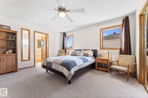 6018 156 Avenue, Edmonton, AB - Indoor Photo Showing Bedroom