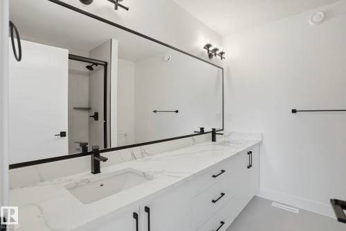 116 Spring Link, Spruce Grove, AB - Indoor Photo Showing Bathroom