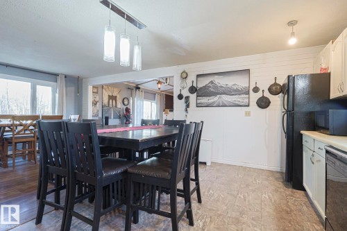 4 54222 Rge Road 25, Rural Lac Ste. Anne County, AB - Indoor Photo Showing Dining Room