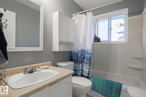 4 54222 Rge Road 25, Rural Lac Ste. Anne County, AB - Indoor Photo Showing Bathroom