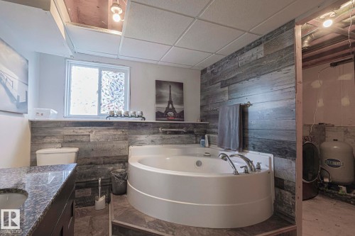 4 54222 Rge Road 25, Rural Lac Ste. Anne County, AB - Indoor Photo Showing Bathroom