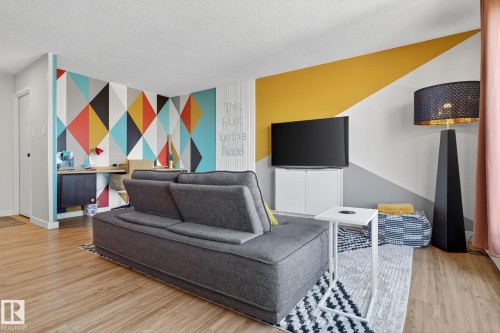 1701 10150 117 Street, Edmonton, AB - Indoor